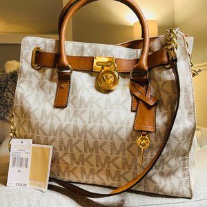 MICHAEL KORS Hamilton Large Lock Satchel Key Signature Tote -Vanilla